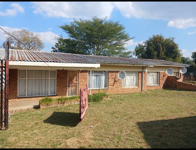 3 BEDROOM HOUSE FOR SALE IN FAUNA PARK